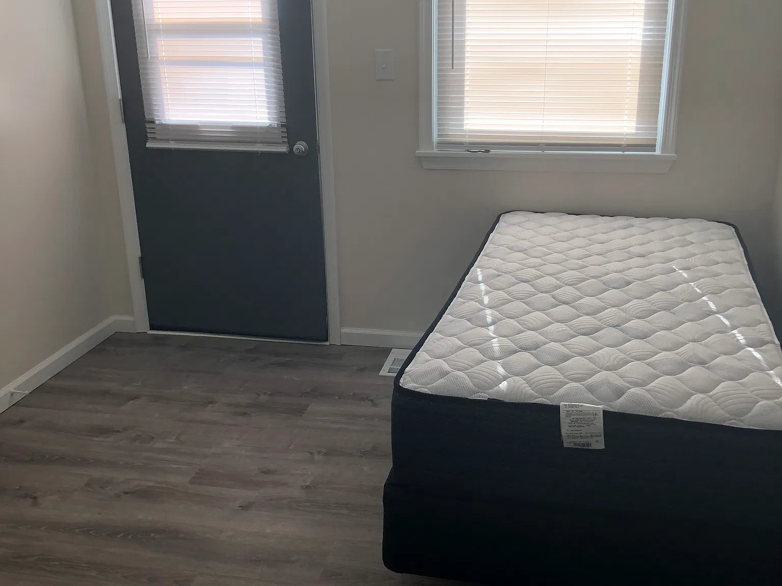 1 bed, $680 — Photo 1