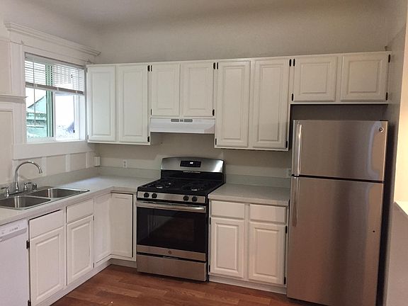 3rd image of 1542 Hayes St