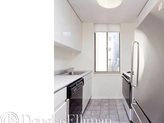 4th image of 232-236 E 47th St #25E