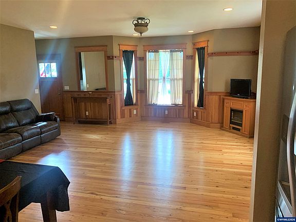2nd image of 401 Kay Ave