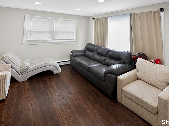 3rd image of 93 Wayland Avenue