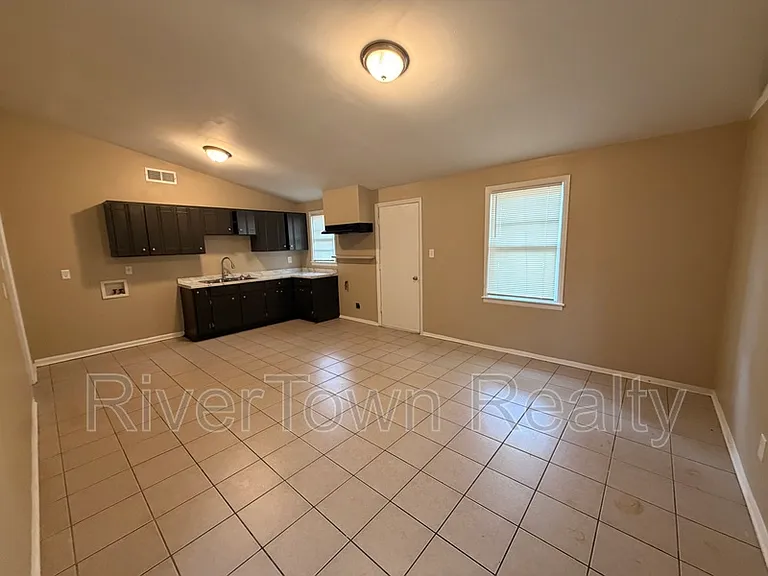 4825 Bridgedale Ave — Photo 5