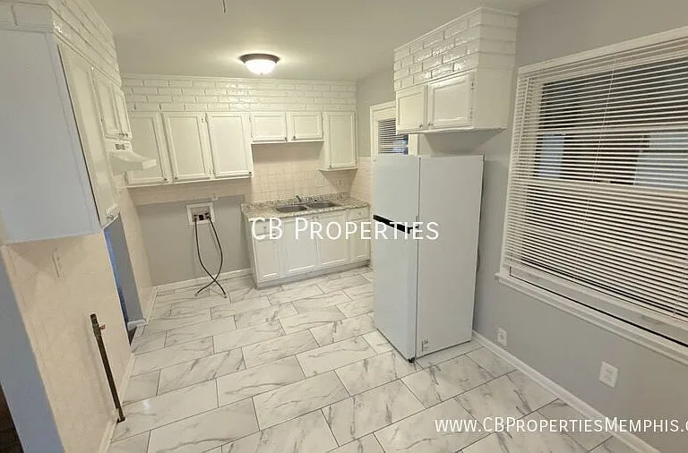2208 Cassie Ave — Photo 2