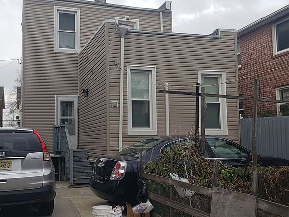 4th image of 3141 96th St