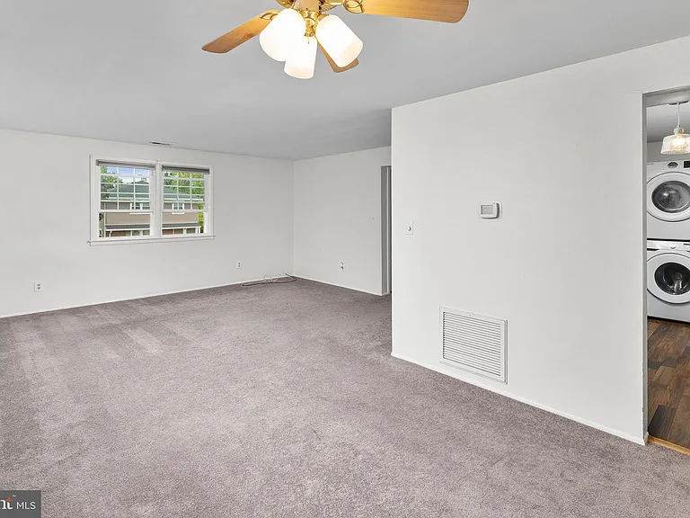 295 Lander Dr #B — Photo 10