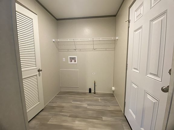 3rd image of 335 Crooked Creek Dr
