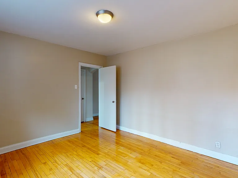385 Besserer St — Photo 30
