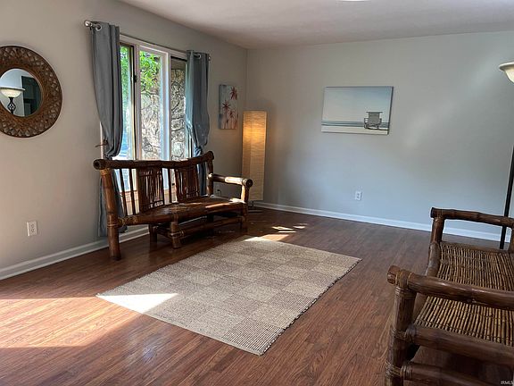 2nd image of 59754 Spicewood Dr