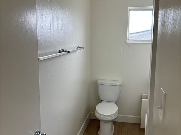 4th image of 2519 Corby Ave #2521