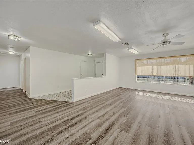 6760 W Oakey Blvd — Photo 6