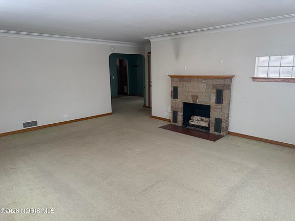 3rd image of 1867 E 2nd St