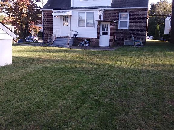 2nd image of 503 Main St