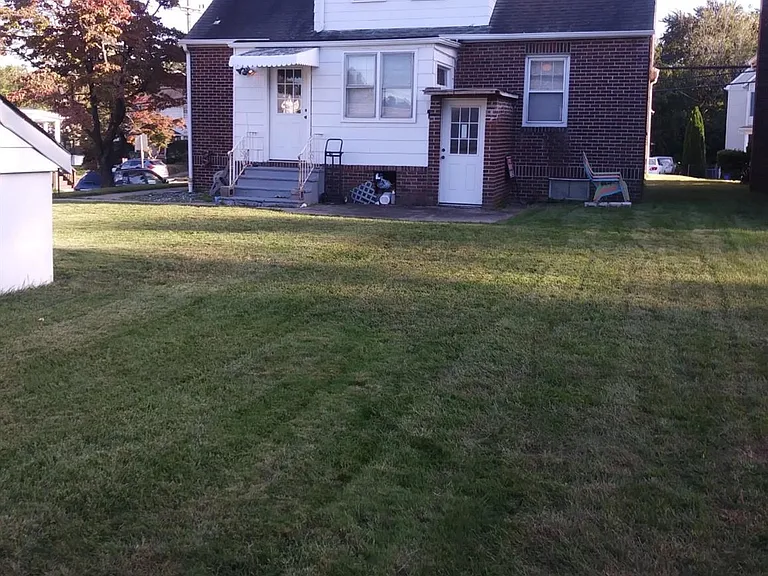 503 Main St — Photo 2