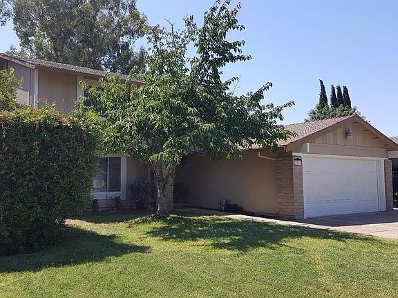3rd image of 2925 Camarillo Dr