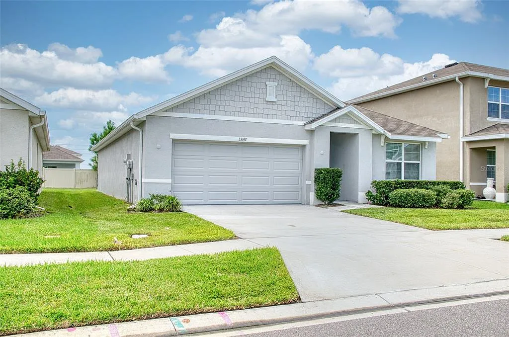 3 bed, 2.0 bath, 1690 sqft, $2,200 — Photo 1