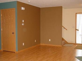 4th image of 402 Bunker Dr
