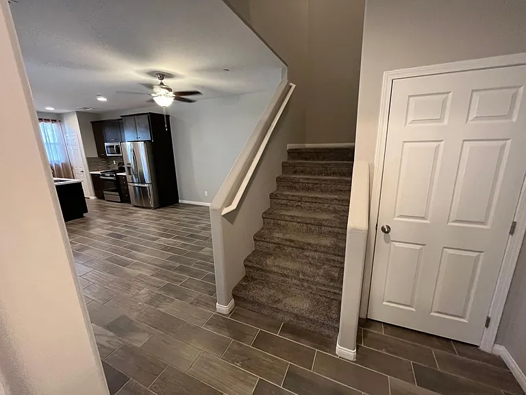 845 E Sunset Rd — Photo 9