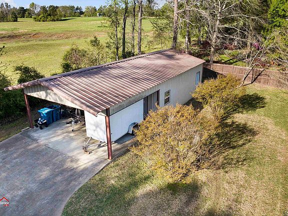 5th image of 26 Woodbox Dr