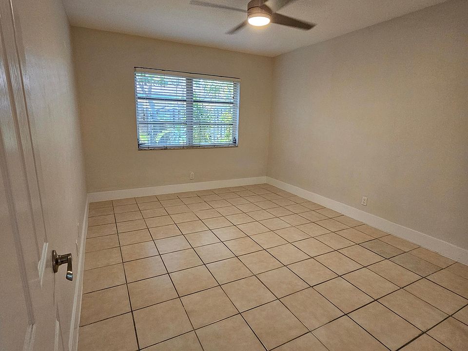 1st image of 615 SE 16th St APT 2