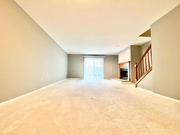 Dining/living room