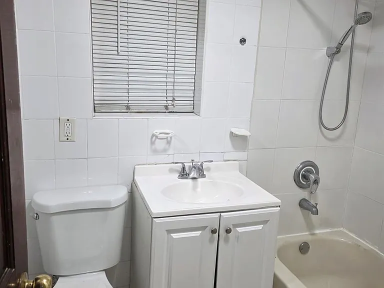 1729 Barnes Ave — Photo 4