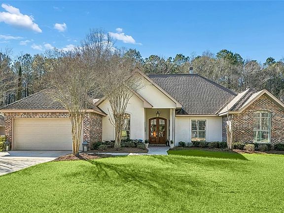 2nd image of 114 Swallow St