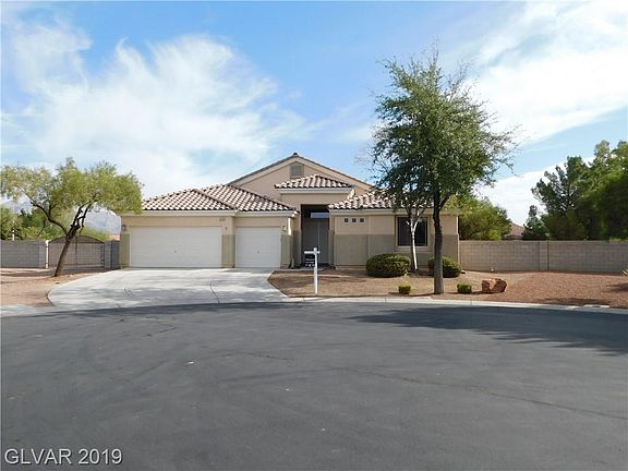 2nd image of 6718 Hawthorne Creek Ct