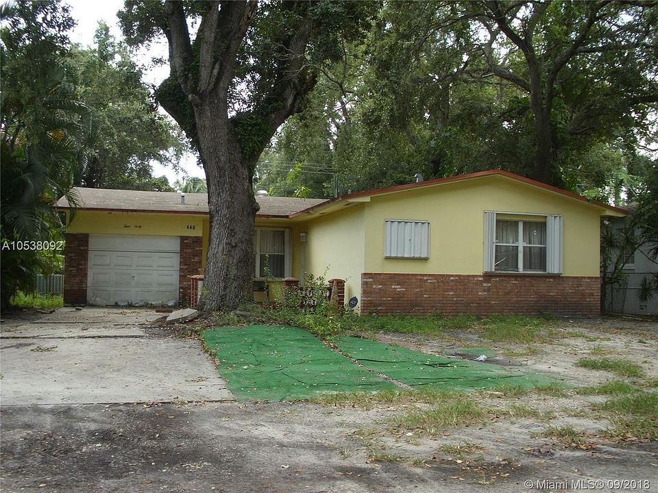 2nd image of 440 NE 164th St