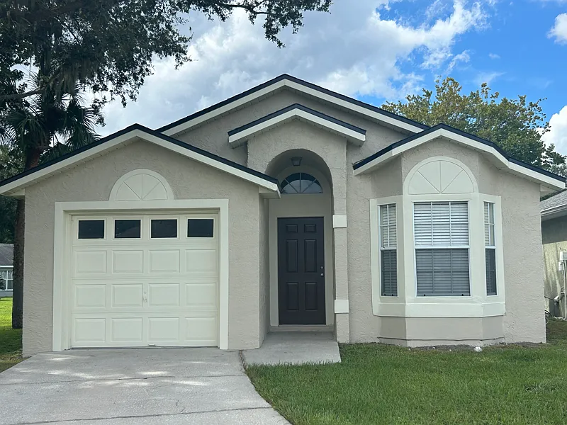 3 bed, 1161 sqft, $2,295 — Photo 1