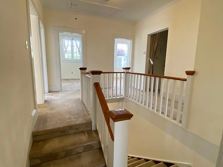 902 S Grove St — Photo 4