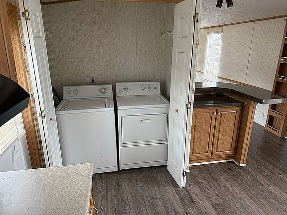 5th image of 62 Hurst Dr