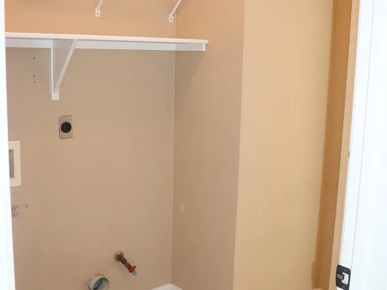 504 Deercreek Ln — Photo 14
