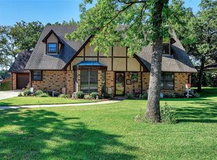 4032 Hidden Valley Dr, Denison, TX 75020