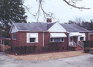 1st image of 560 Williamsburg St NE