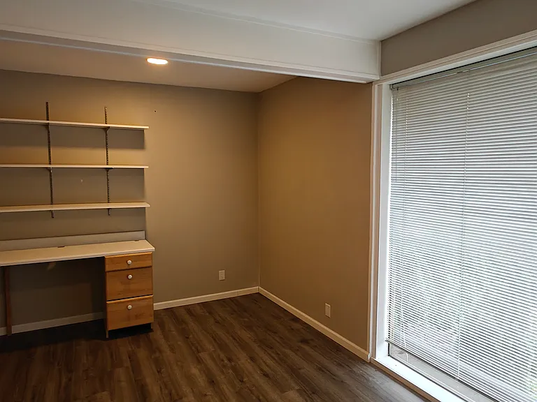 Back Treatment Room / Office