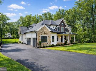 7002 River Oaks Dr, Mc Lean, VA 22101