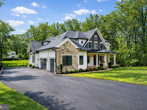 7002 River Oaks Dr, Mc Lean, VA 22101