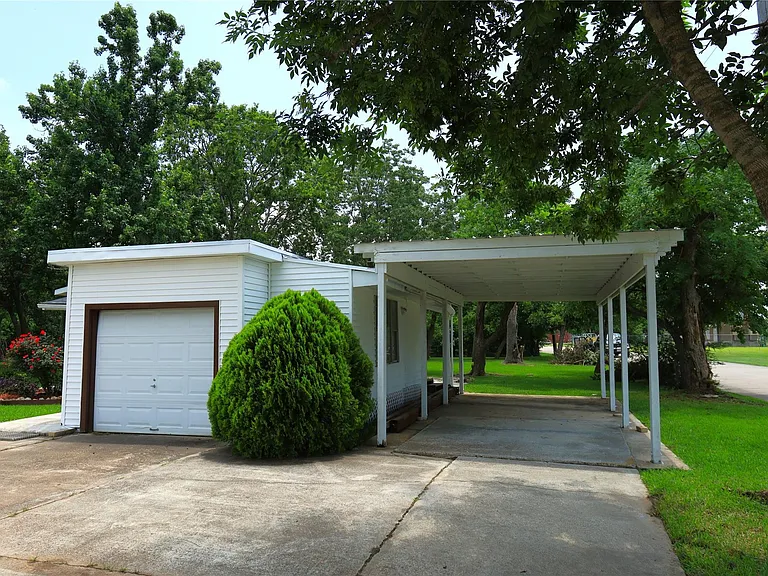 302 Circle Way — Photo 3