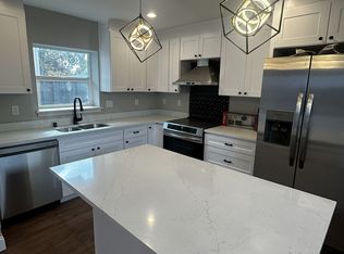 2106 1st Ave W #B, Seattle, WA 98119