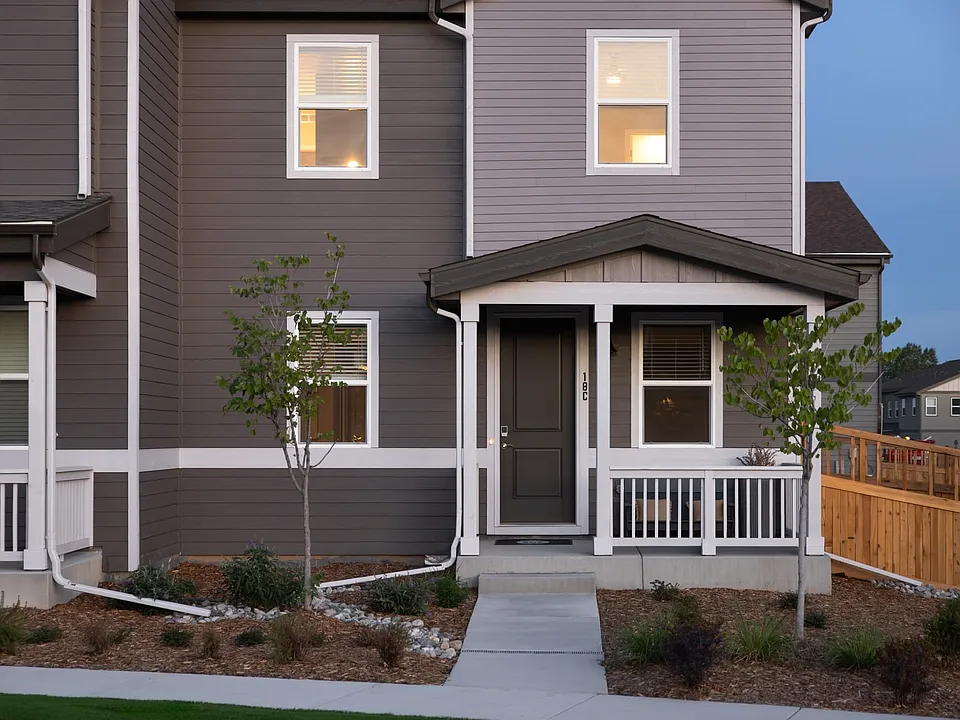 Three- and four- bedroom townhomes for rent