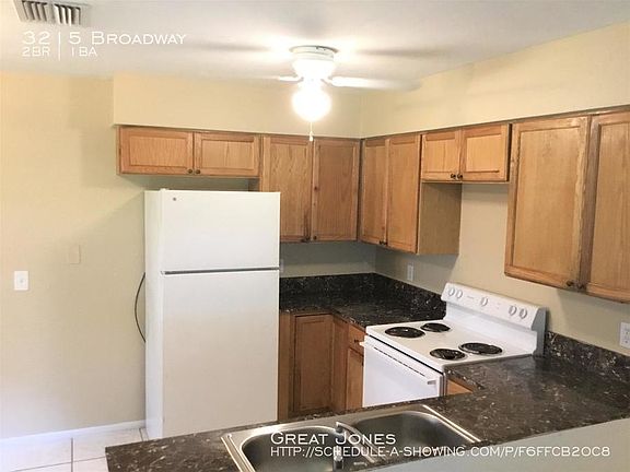 5th image of 3215 Broadway
