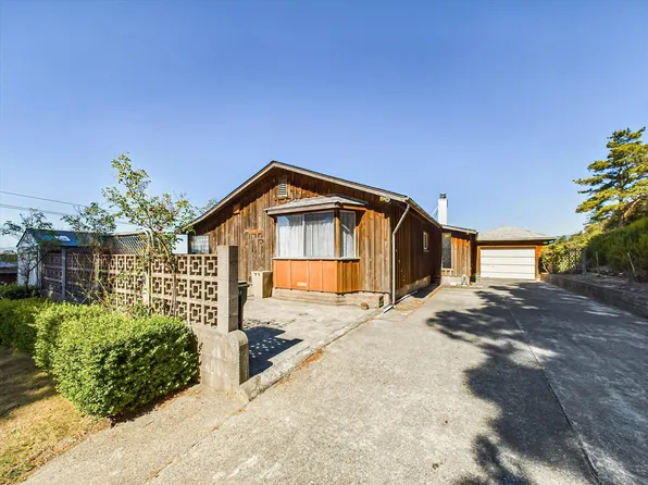 1317 Rohnerville Rd, Fortuna, CA 95540