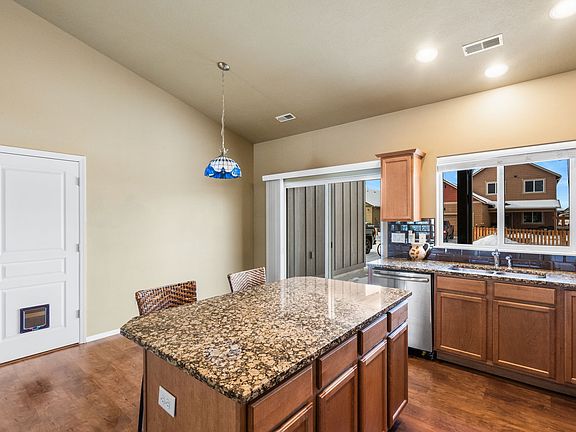 4th image of 271 Pond Lily Dr