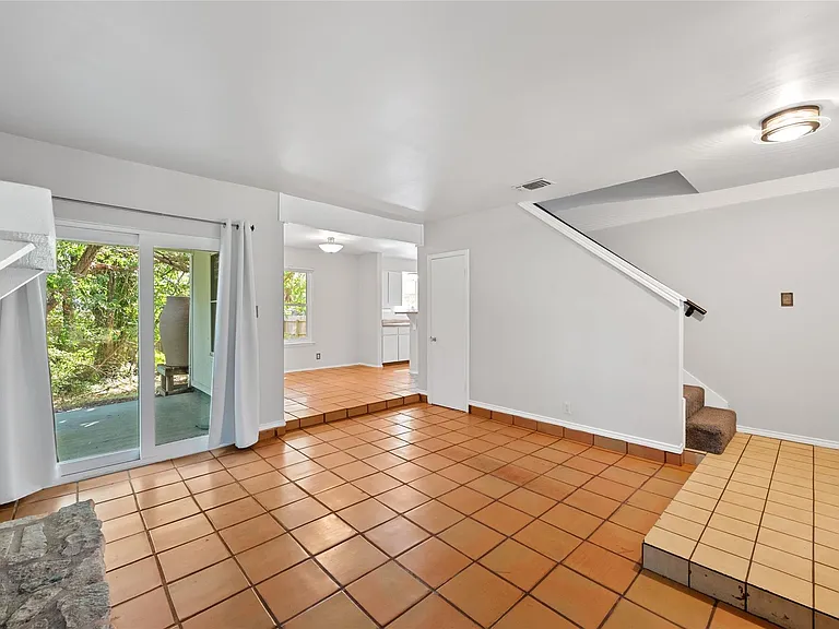 10006 Wildflower Ln #A — Photo 7