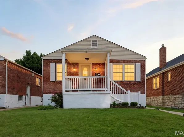 827 Alleghany Dr, Saint Louis, MO 63125