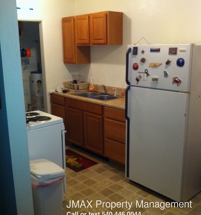 2nd image of 622 Walnut Ave SW APT B