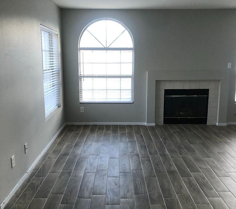 2nd image of 676 Barbary Coast Ave