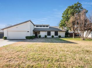 117 Haywood Dr, Benbrook, TX 76126