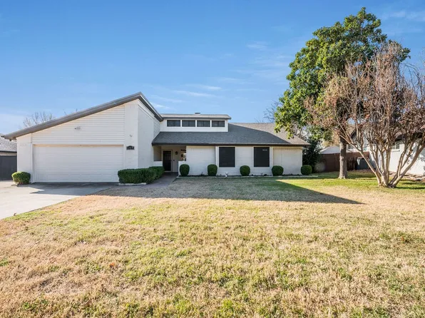 117 Haywood Dr, Benbrook, TX 76126