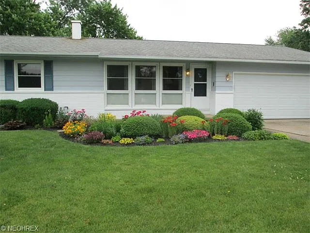 1185 Hollyview Dr photo 1